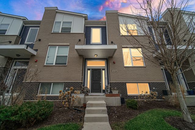 3S528 Cambridge Court, Warrenville, IL 60555