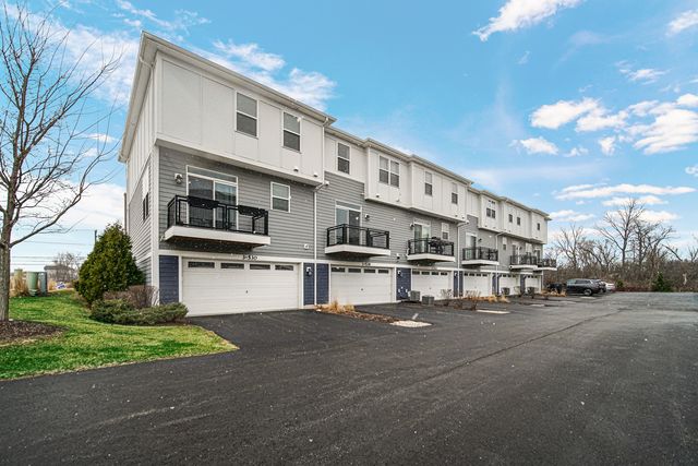 3S528 Cambridge Court, Warrenville, IL 60555