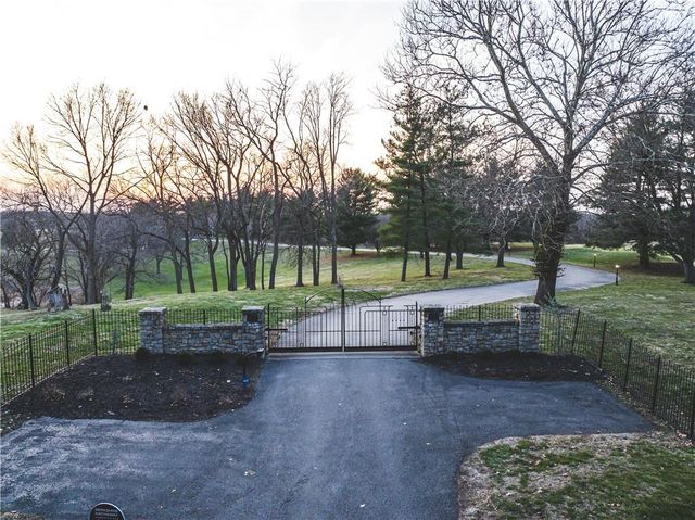 4112 Miller Road, St Joseph, MO 64505