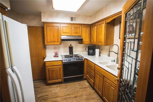 4112 Miller Road, St Joseph, MO 64505