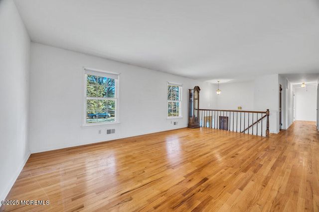 185 Ballantine Road, Middletown, NJ 07748