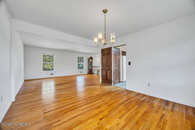 185 Ballantine Road, Middletown, NJ 07748