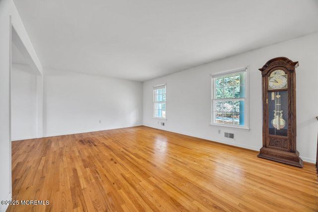 185 Ballantine Road, Middletown, NJ 07748