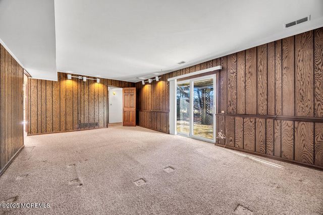 185 Ballantine Road, Middletown, NJ 07748