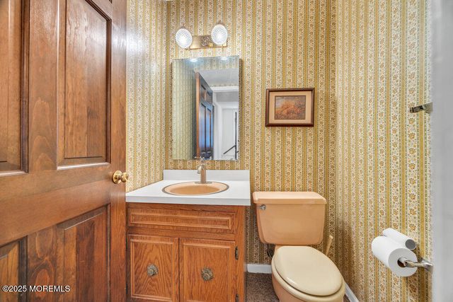 185 Ballantine Road, Middletown, NJ 07748