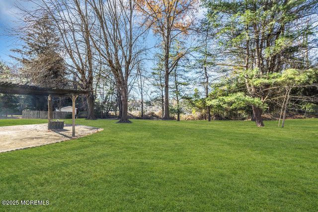 185 Ballantine Road, Middletown, NJ 07748