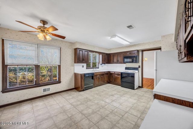 185 Ballantine Road, Middletown, NJ 07748