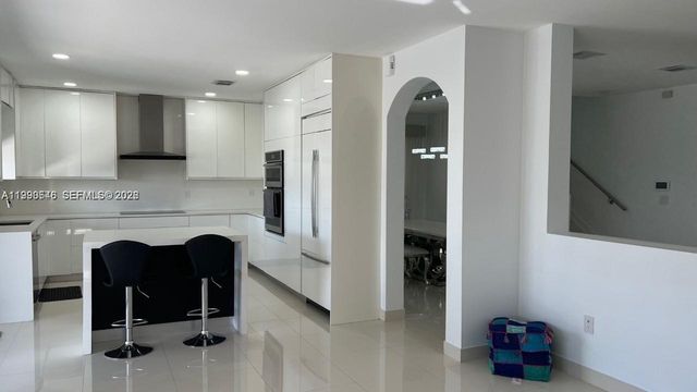 3570 W 92nd Pl ., Hialeah, FL 33018