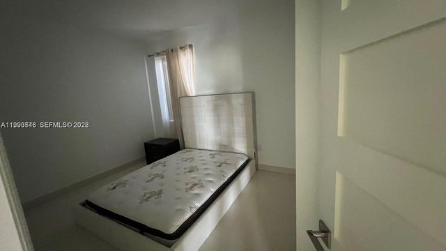 3570 W 92nd Pl ., Hialeah, FL 33018