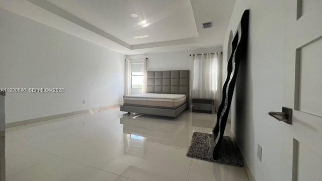 3570 W 92nd Pl ., Hialeah, FL 33018