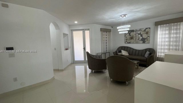 3570 W 92nd Pl ., Hialeah, FL 33018