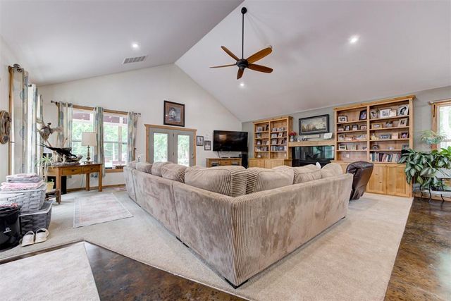 7761 High Meadow Road, Noble, OK 73068