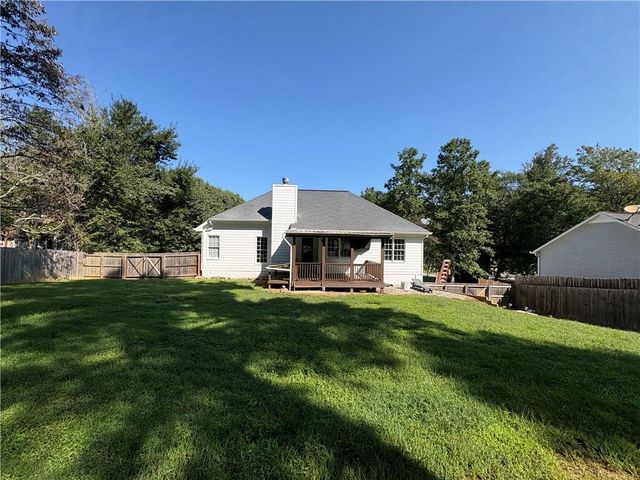 180 Blacks Mill E Trace, Dawsonville, GA 30534