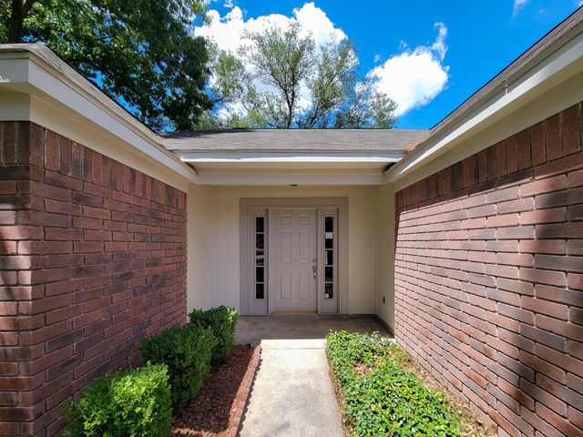 7777 Springville Drive, Houston, TX 77095