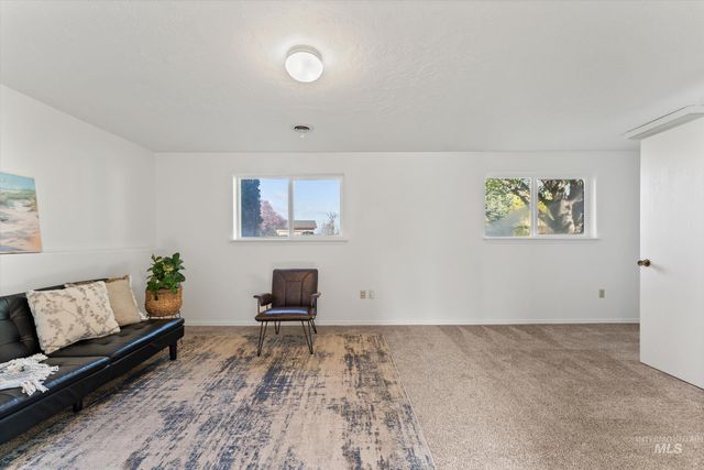 210 NW Wilson Circle, Mountain Home, ID 83647