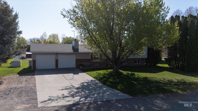 210 NW Wilson Circle, Mountain Home, ID 83647