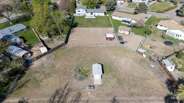 210 NW Wilson Circle, Mountain Home, ID 83647