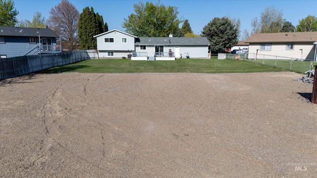 210 NW Wilson Circle, Mountain Home, ID 83647