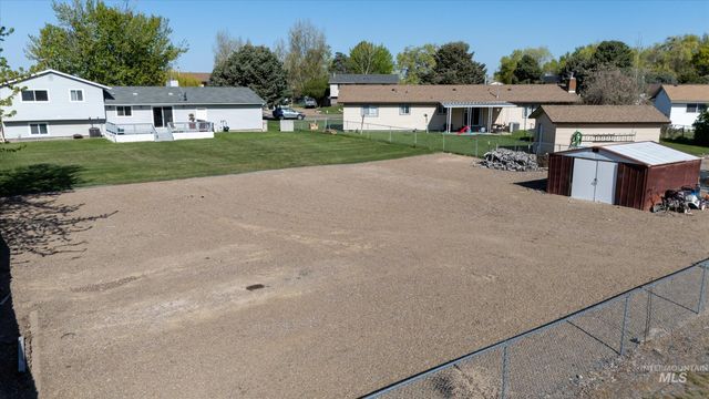 210 NW Wilson Circle, Mountain Home, ID 83647