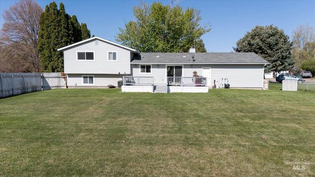 210 NW Wilson Circle, Mountain Home, ID 83647