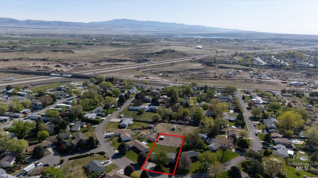 210 NW Wilson Circle, Mountain Home, ID 83647