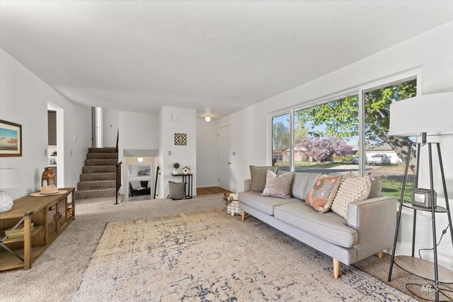 210 NW Wilson Circle, Mountain Home, ID 83647