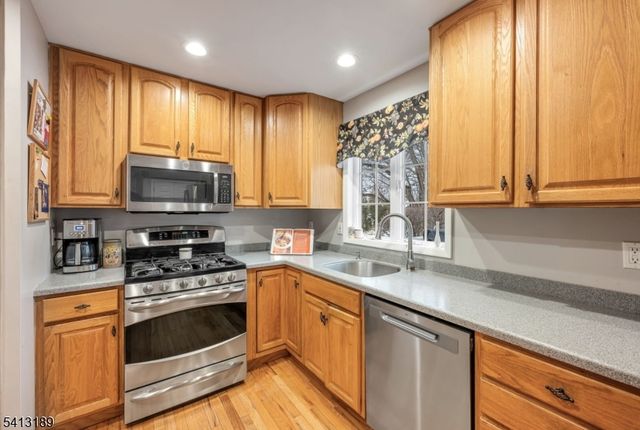 47 Susan Dr, Closter Boro, NJ 07624