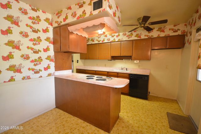 1302 W HAYWARD Avenue, Phoenix, AZ 85021
