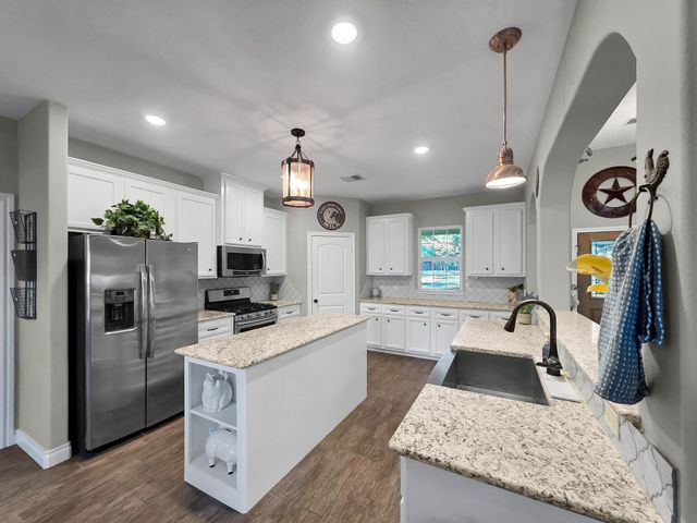 26600 Carriage Court, Waller, TX 77484