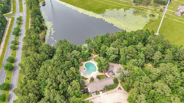 26600 Carriage Court, Waller, TX 77484