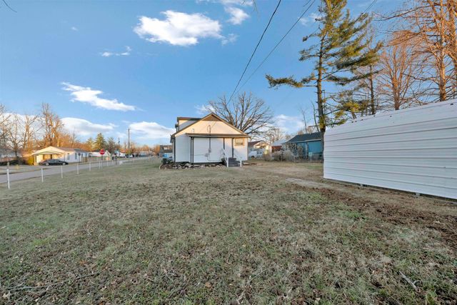 1903 S Kerth Avenue, Evansville, IN 47714