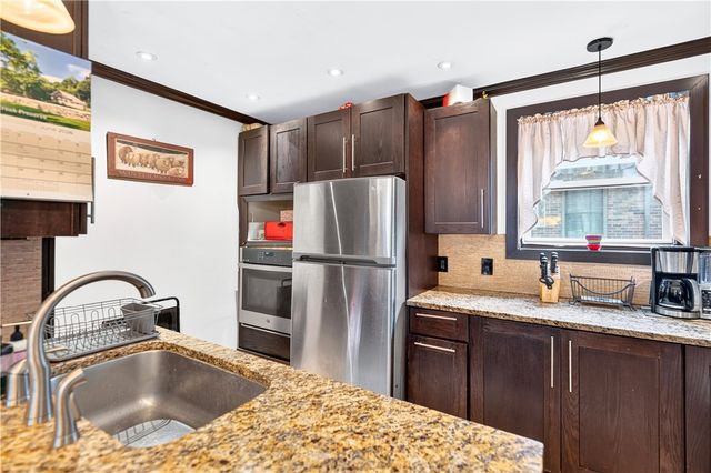 452 Turnpike St, Beaver, PA 15009