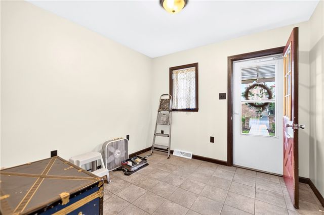 452 Turnpike St, Beaver, PA 15009