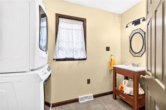 452 Turnpike St, Beaver, PA 15009