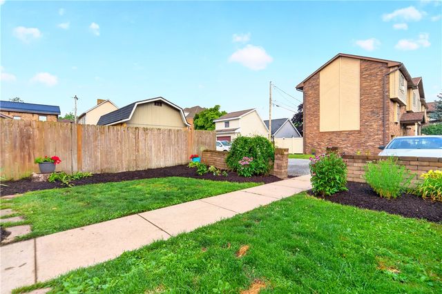 452 Turnpike St, Beaver, PA 15009