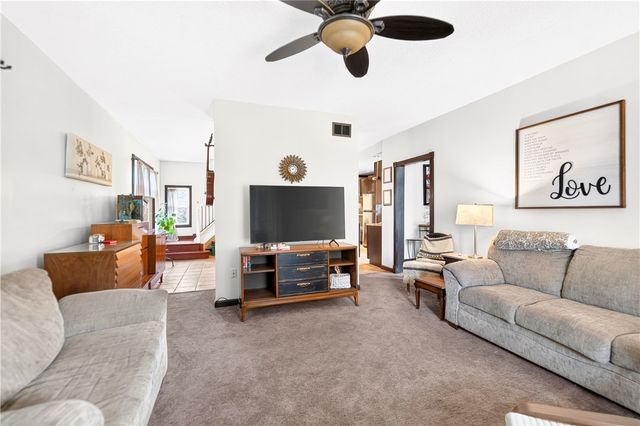 452 Turnpike St, Beaver, PA 15009