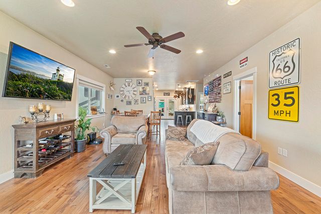 625 Cherry Street, Central Point, OR 97502