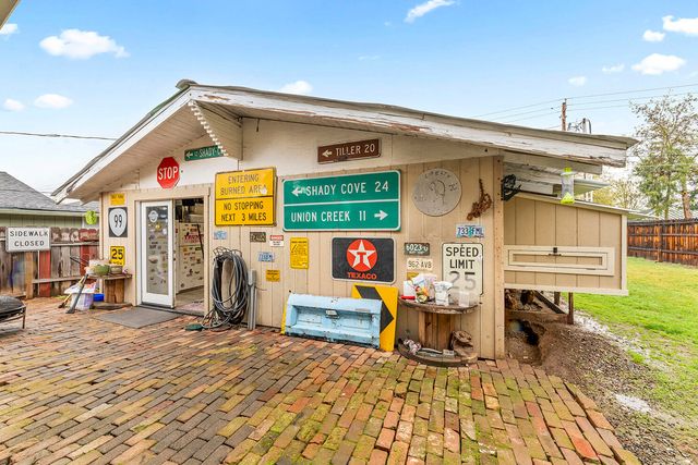 625 Cherry Street, Central Point, OR 97502