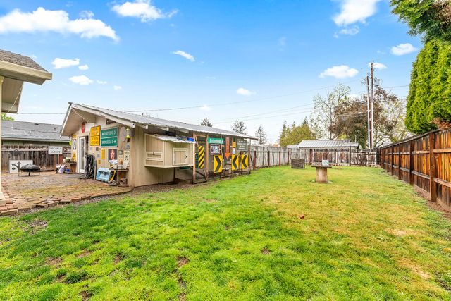 625 Cherry Street, Central Point, OR 97502