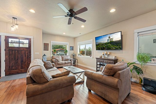 625 Cherry Street, Central Point, OR 97502