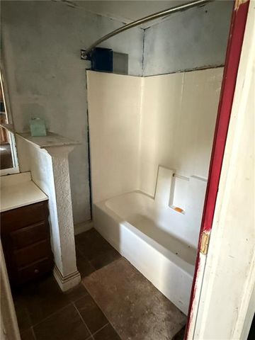 613 W 2nd Street, Pittsburg, KS 66762