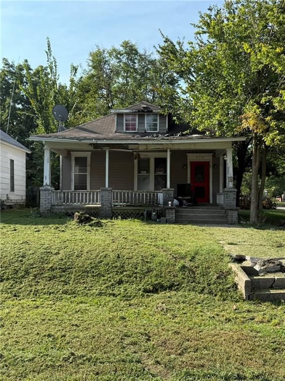 613 W 2nd Street, Pittsburg, KS 66762