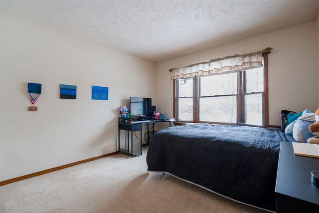 2223 Mapleton Street, Grand Rapids, MI 49505