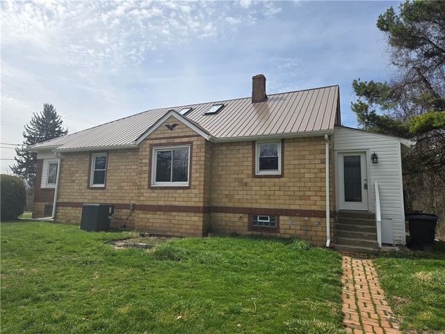 1425 Barclay Hill Rd, Brighton Twp, PA 15009