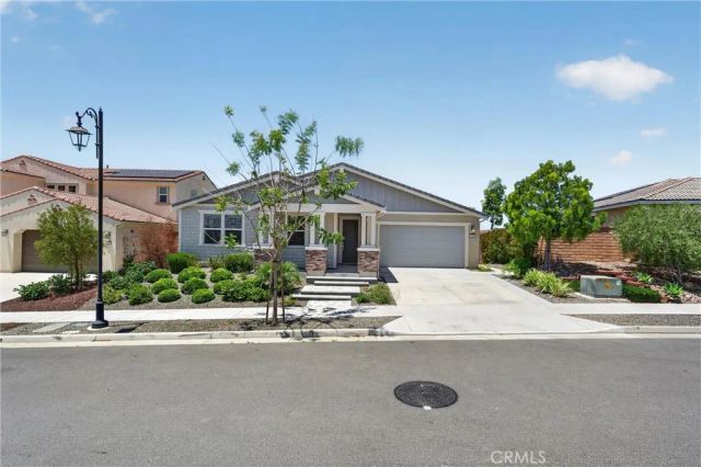 1882 Pele Way, Corona, CA 92882