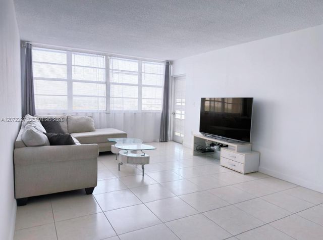 1301 NE Miami Gardens Drive 1404W, Miami, FL 33179