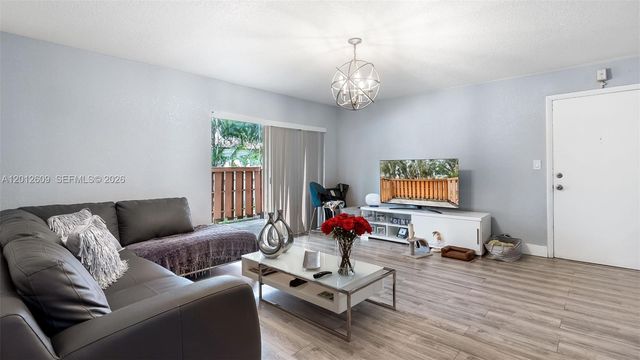 7208 Fairway Drive I9, Miami Lakes, FL 33014