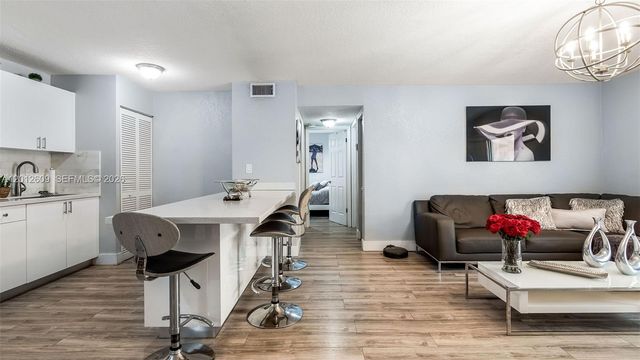 7208 Fairway Drive I9, Miami Lakes, FL 33014