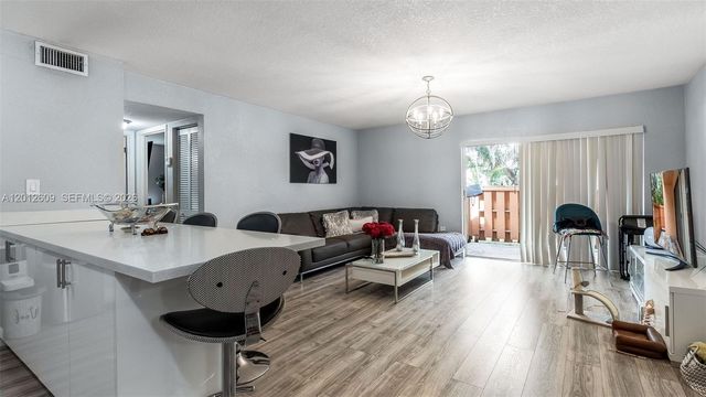 7208 Fairway Drive I9, Miami Lakes, FL 33014