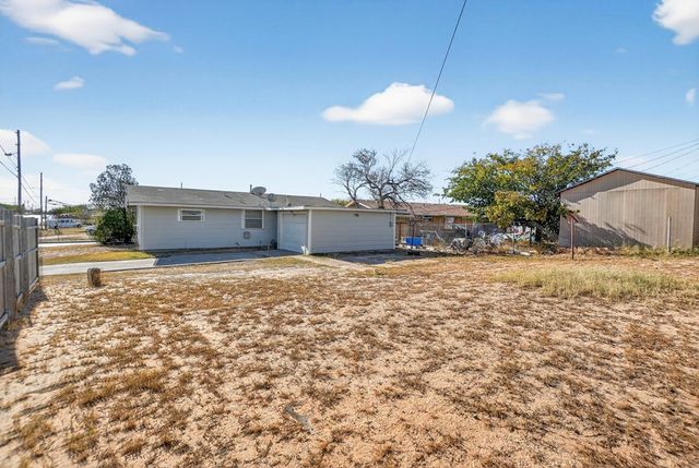 2100 Butternut Ln, Midland, TX 79701